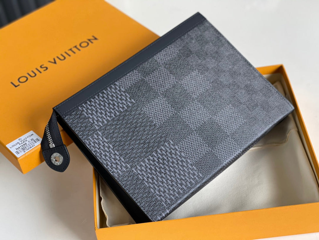 Louis Vuitton Pochette Voyage MM