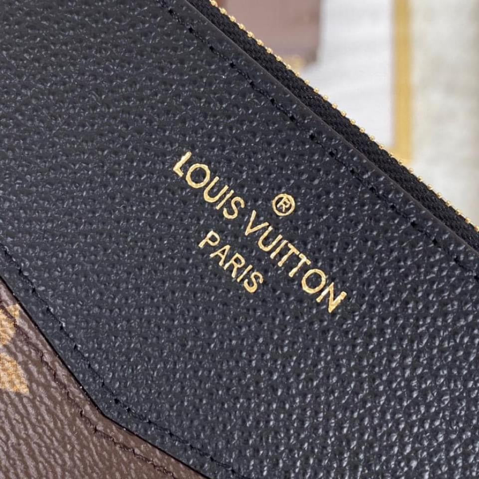 Louis Vuitton Daily Pouch