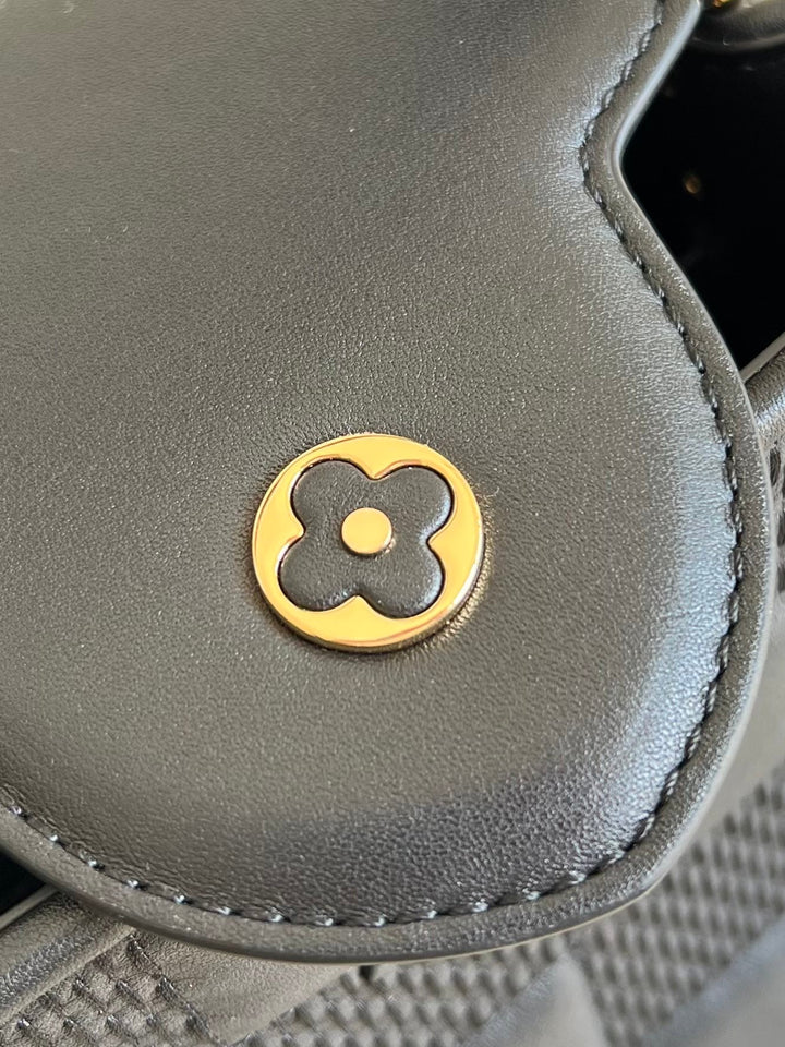 Louis Vuitton Capucines BB Bag