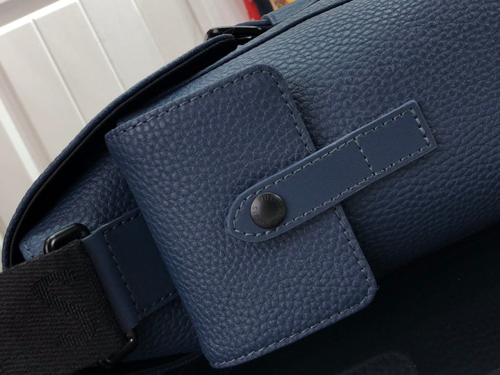 Louis Vuitton Christopher Messenger Bag
