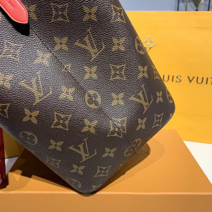 Louis Vuitton NeoNoe MM Bag