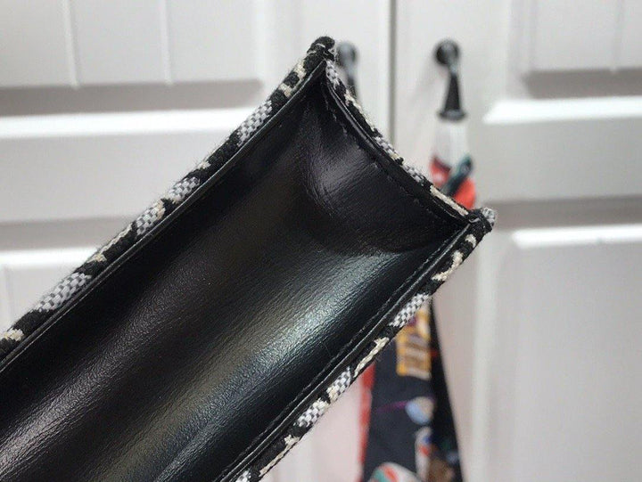 Louis Vuitton 1854 Petit Sac Plat