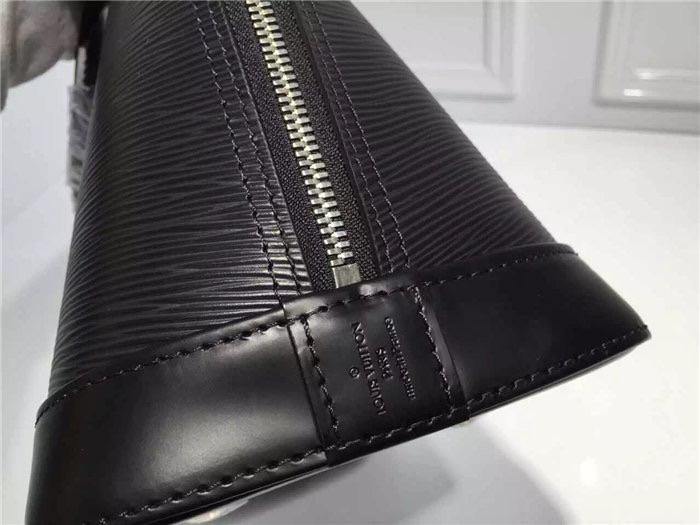 Louis Vuitton Alma BB Bag