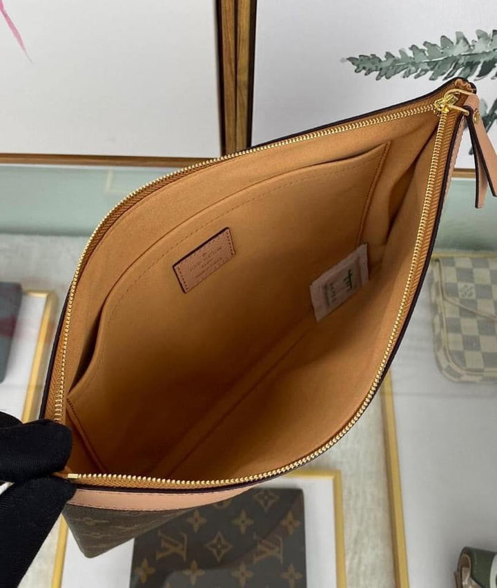 Louis Vuitton Daily Pouch