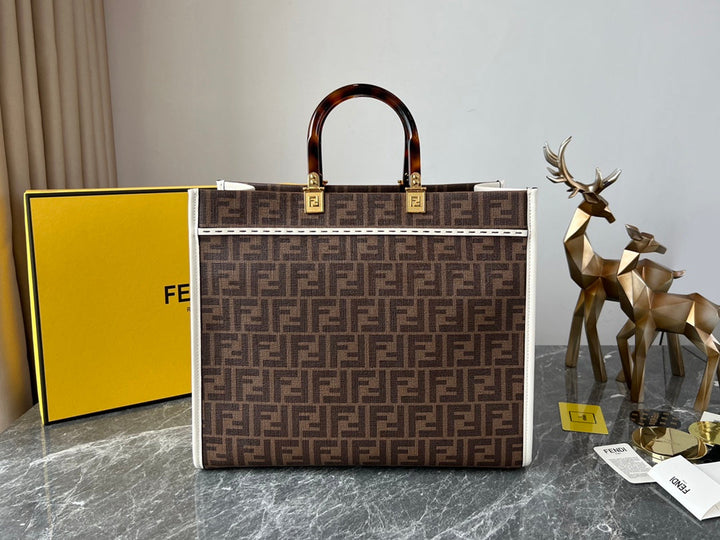 Fendi Sunshine Shopper Meduim Bag