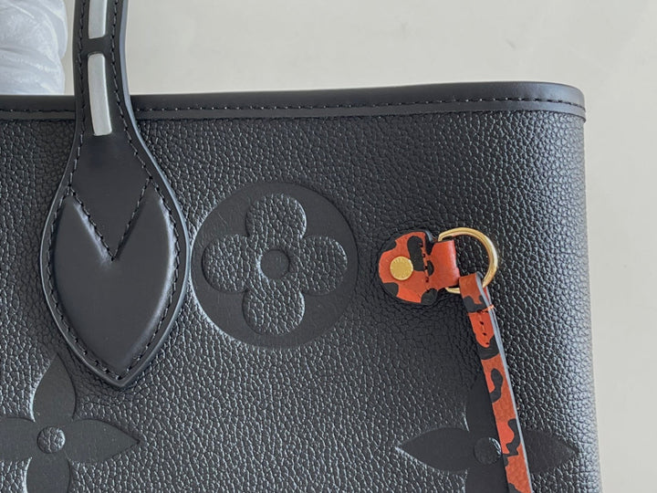 Louis Vuitton Neverfull MM Bag