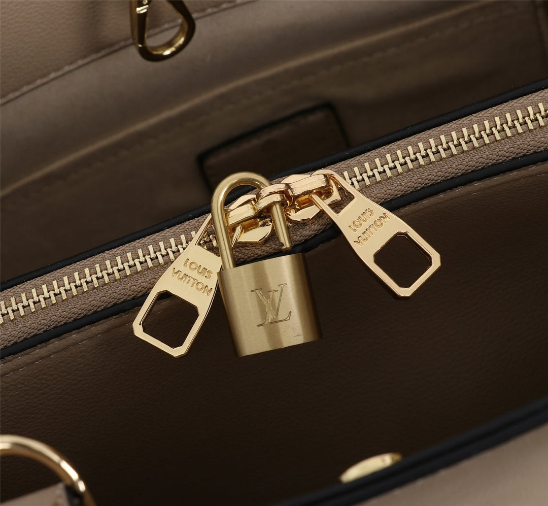 Louis Vuitton Montaigne BB Bag