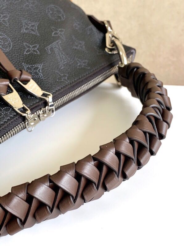 Louis Vuitton Beaubourg Hobo MM Bag