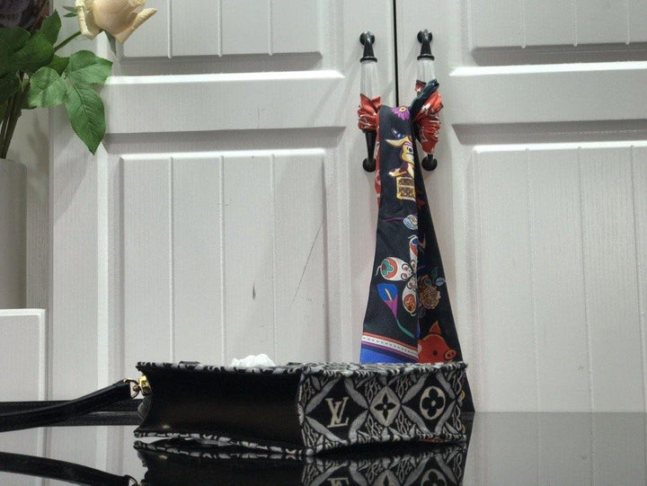 Louis Vuitton 1854 Petit Sac Plat
