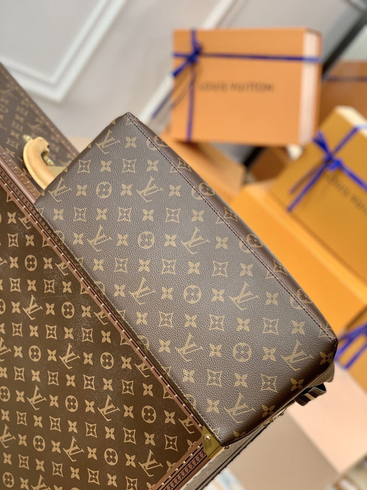 Louis Vuitton Grand Palais Bag