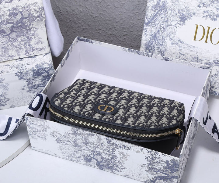 Christian Dior 30 Montaigne Beauty Pouch