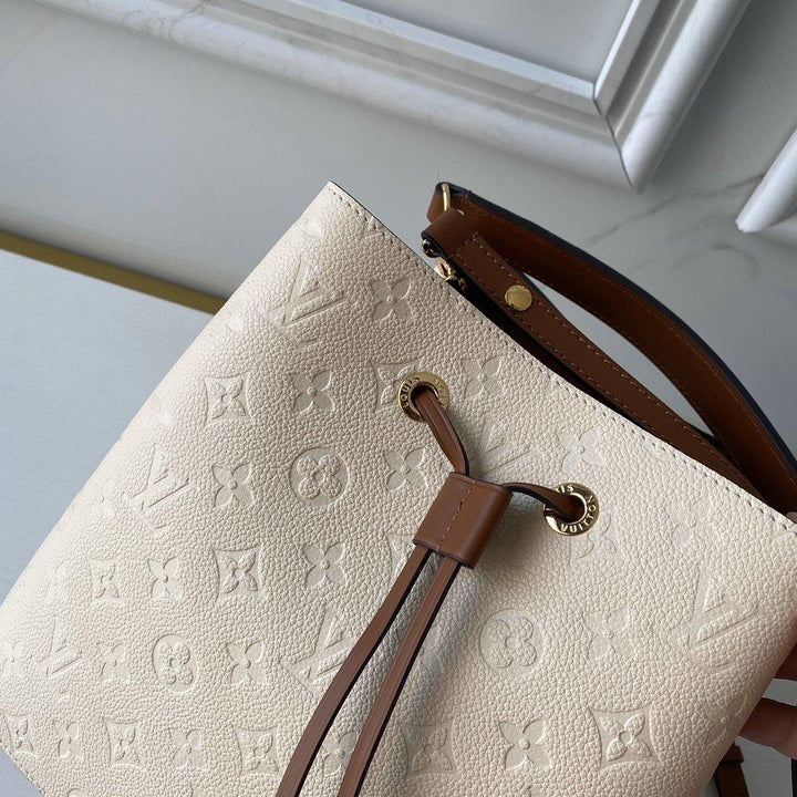 Louis Vuitton NeoNoe MM Bag