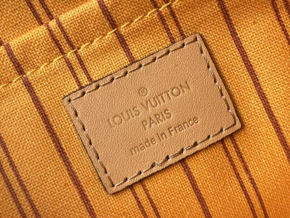 Louis Vuitton Neverfull MM Bag