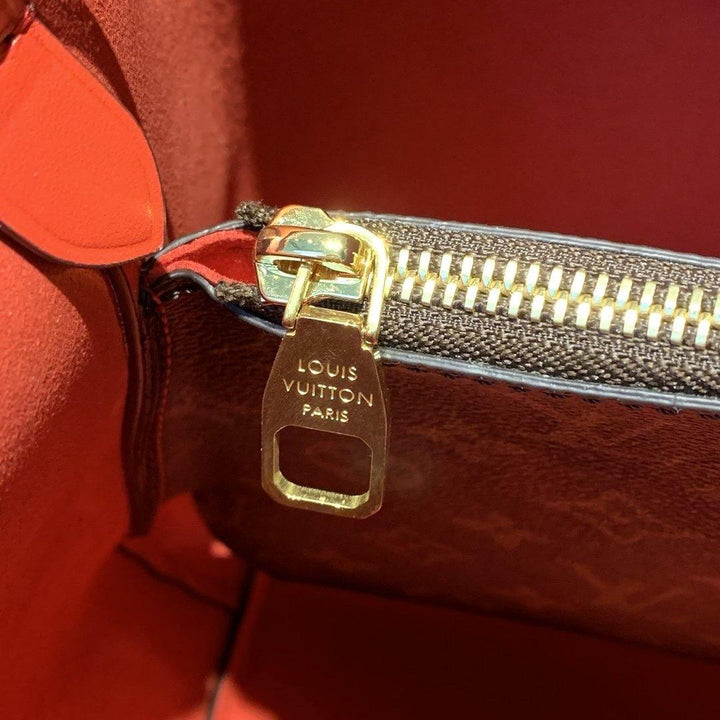 Louis Vuitton NeoNoe MM Bag