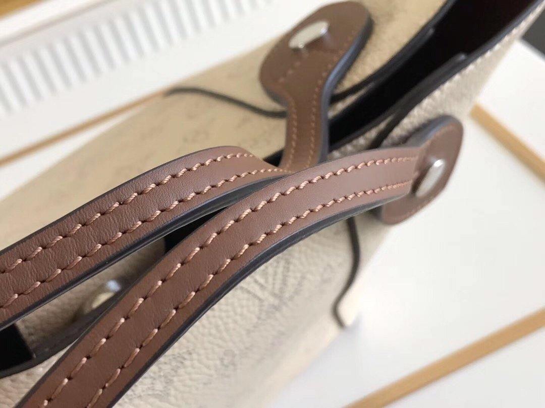 Louis Vuitton Hina PM Bag
