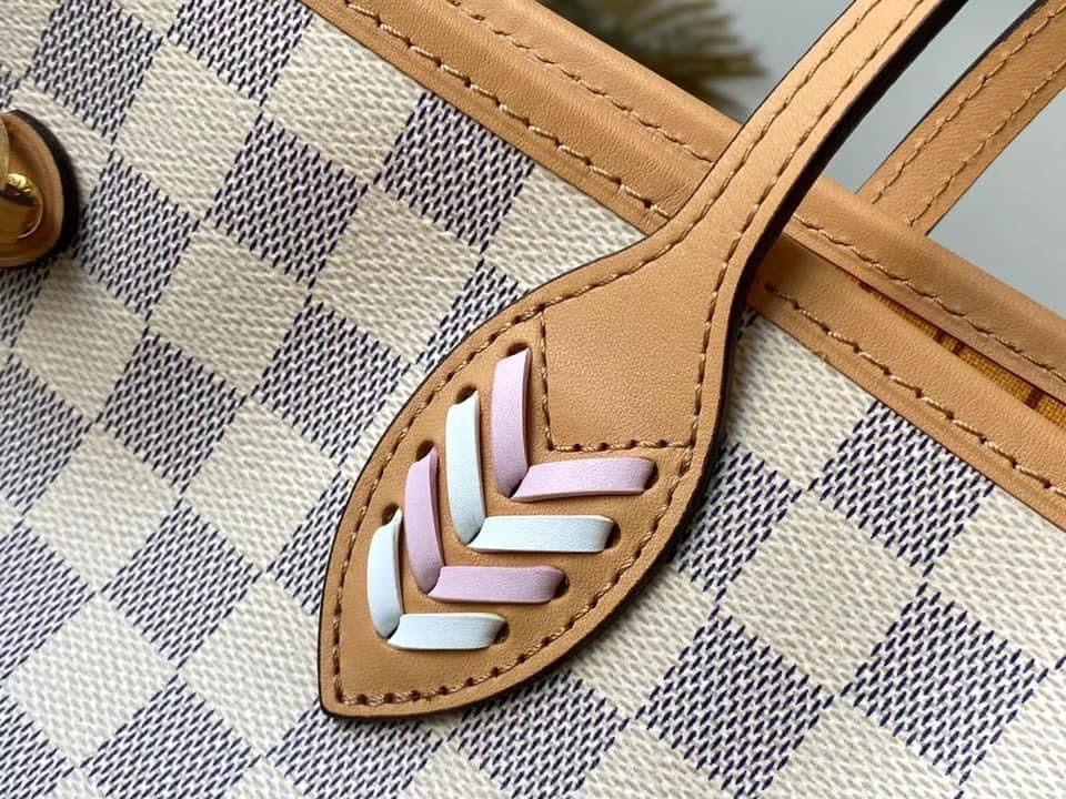 Louis Vuitton Neverfull MM Bag