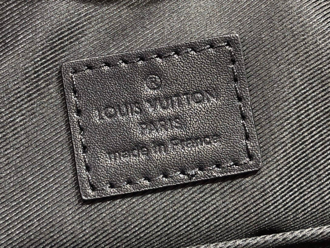 Louis Vuitton Christopher Messenger Bag