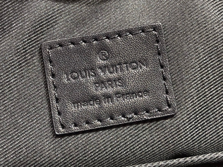 Louis Vuitton Christopher Messenger Bag