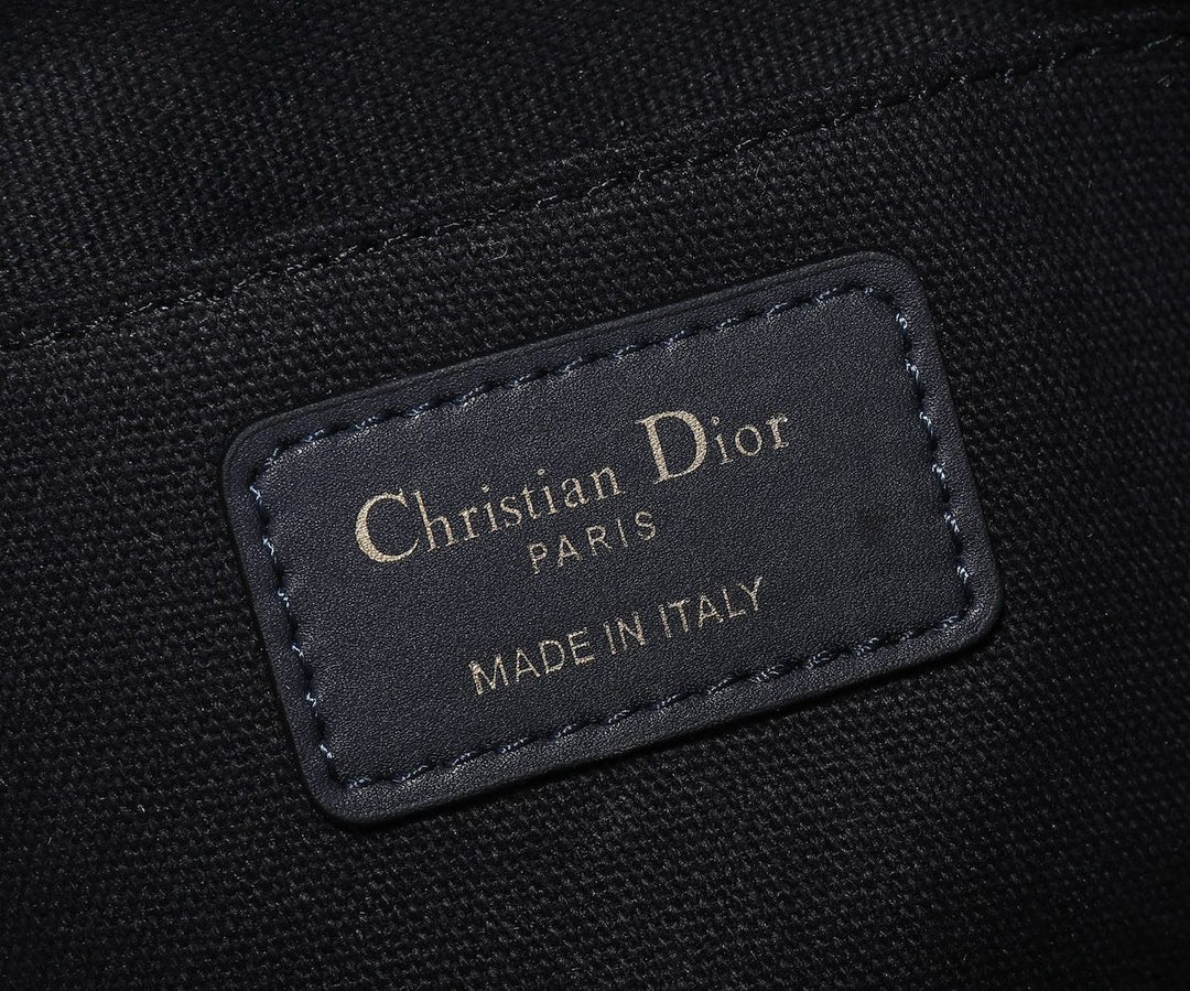 Christian Dior 30 Montaigne Beauty Pouch