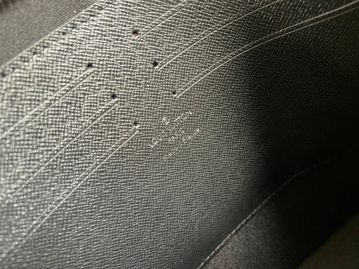 Louis Vuitton Pochette Voyage MM
