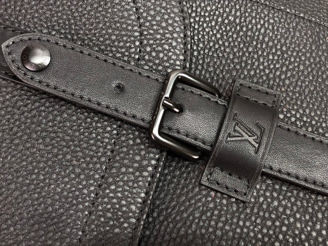 Louis Vuitton Christopher Messenger Bag