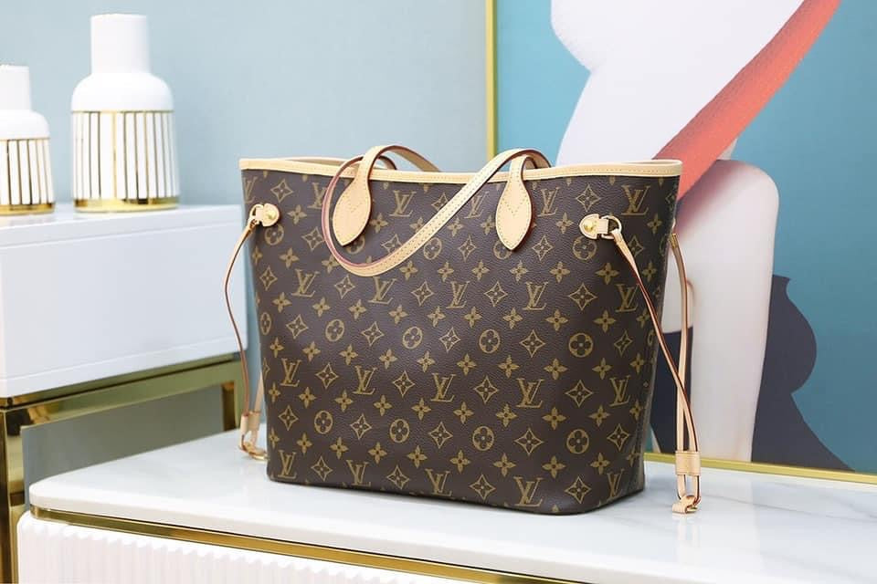 Louis Vuitton Neverfull MM Tote Bag