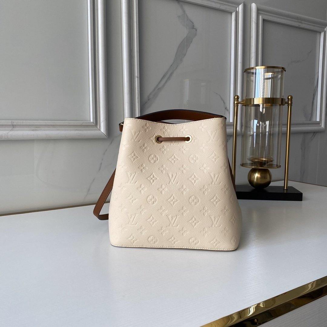 Louis Vuitton NeoNoe MM Bag