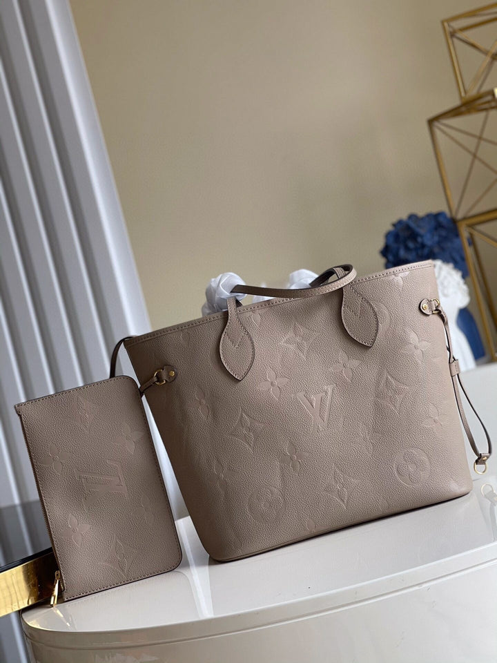 Louis Vuitton Neverfull MM Bag
