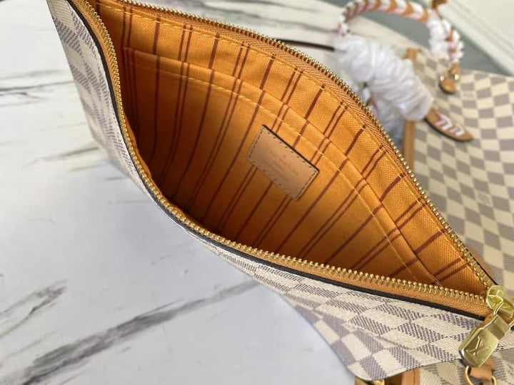Louis Vuitton Neverfull MM Bag