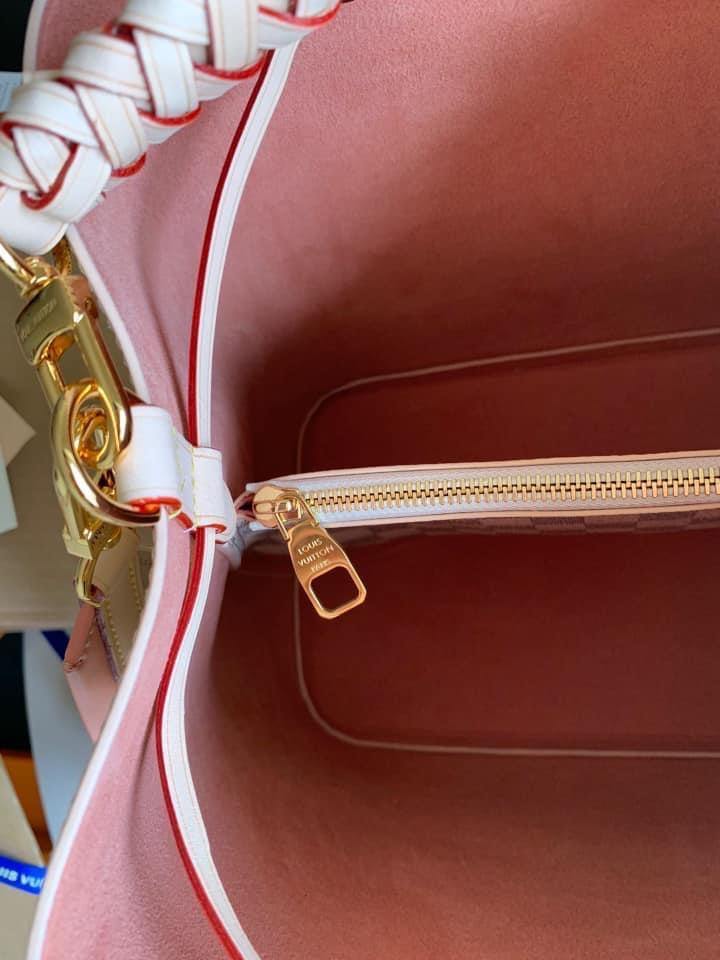 Louis Vuitton NeoNoe MM Bag