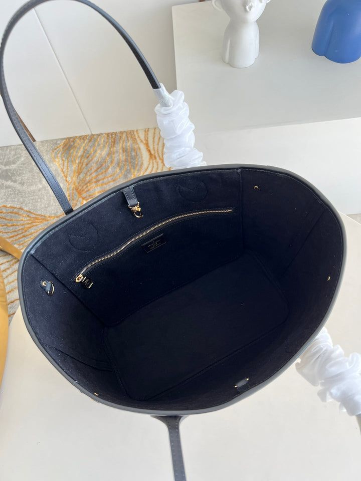 Louis Vuitton Neverfull MM Bag