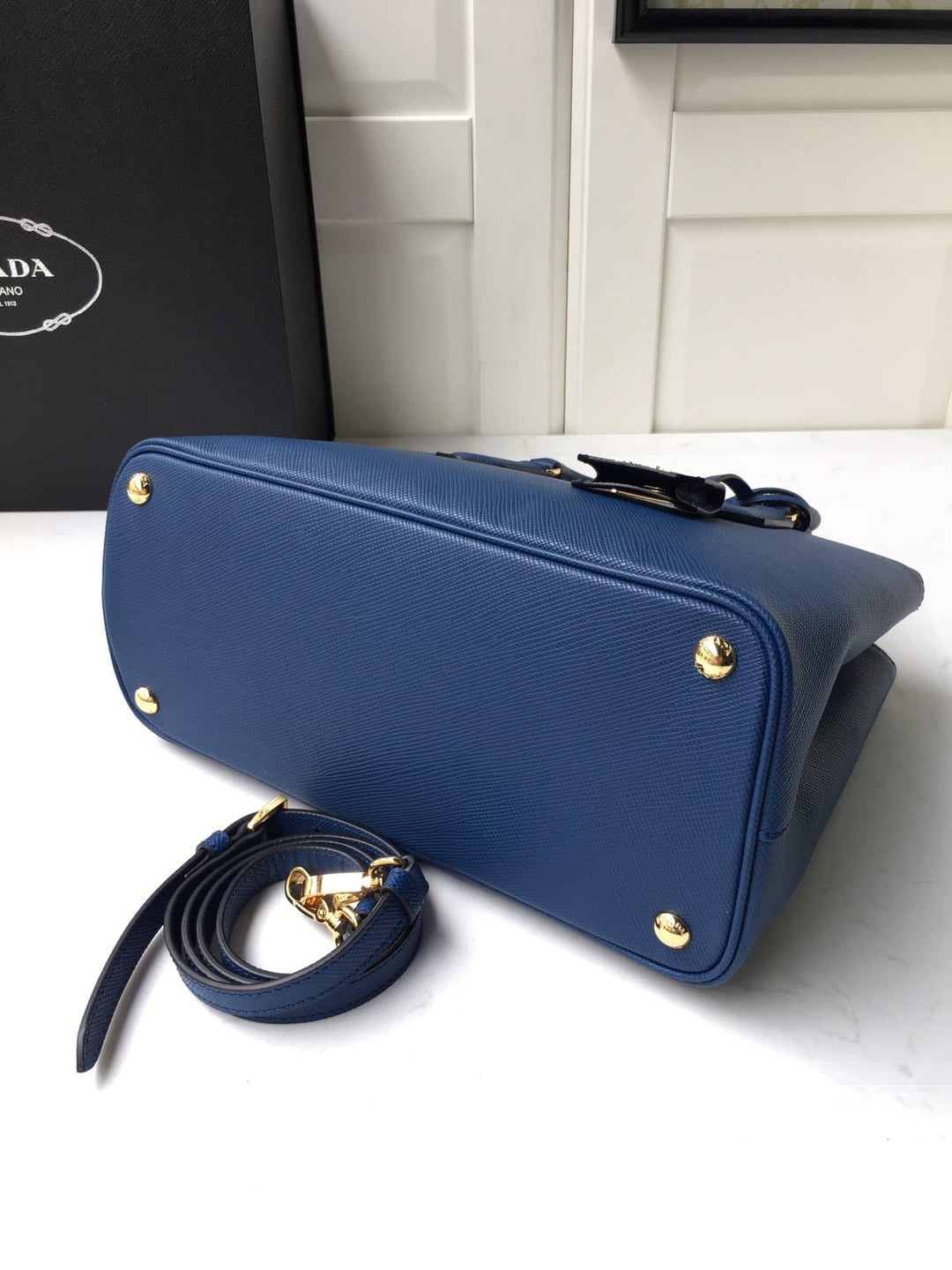 Prada Galleria Saffiano leather Medium  bag