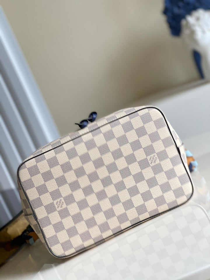 Louis Vuitton NeoNoe MM Bag