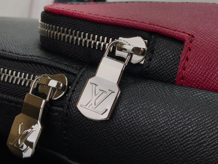 Louis Vuitton Avenue Sling Bag
