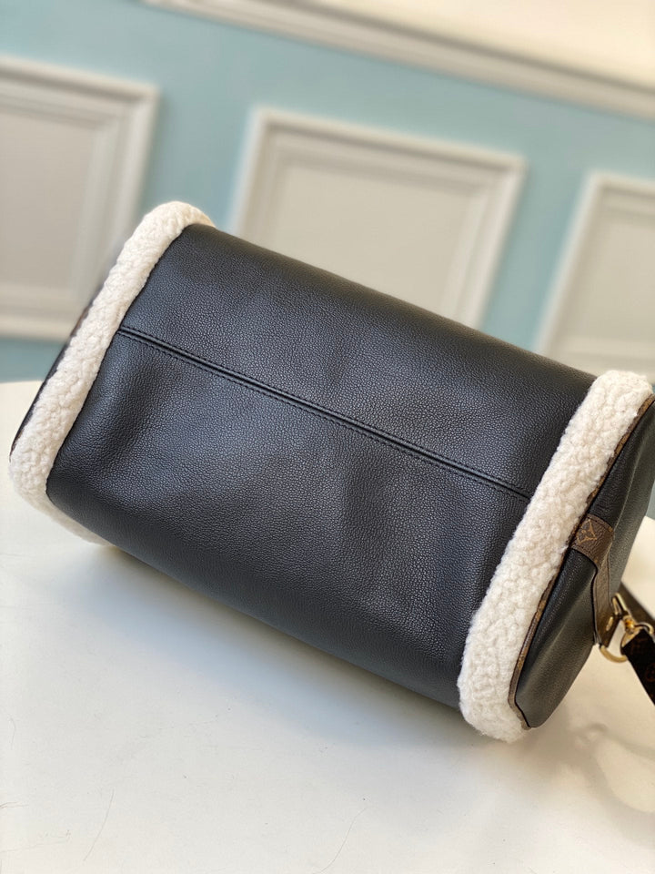 Louis Vuitton Speedy Bandouliere 30 Bag