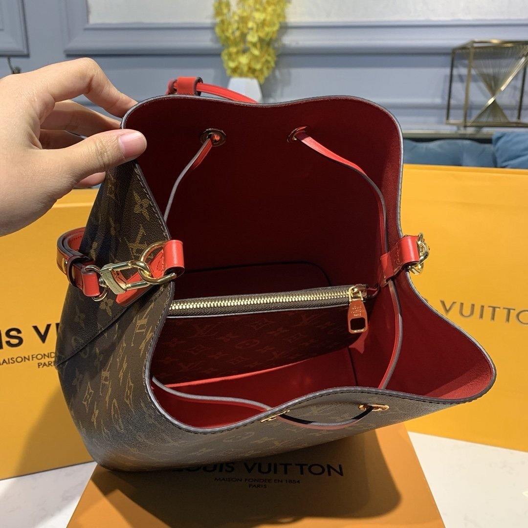 Louis Vuitton NeoNoe MM Bag