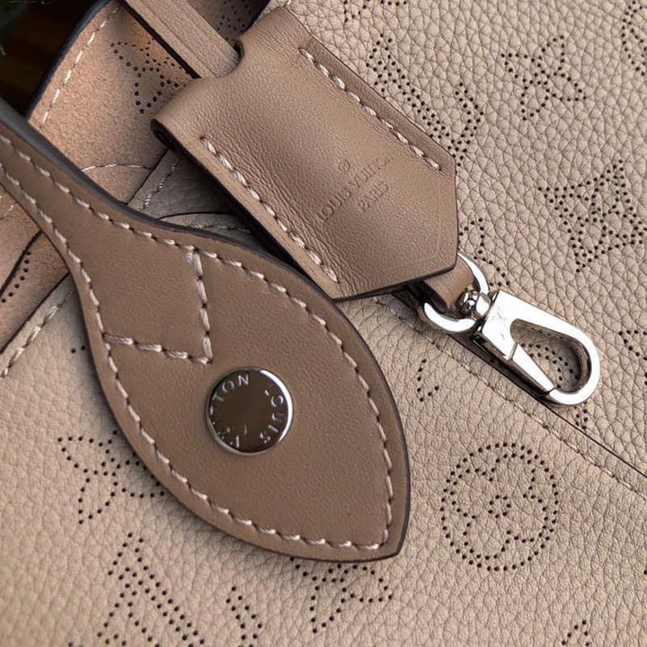 Louis Vuitton Hina PM Bag