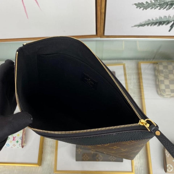 Louis Vuitton Daily Pouch