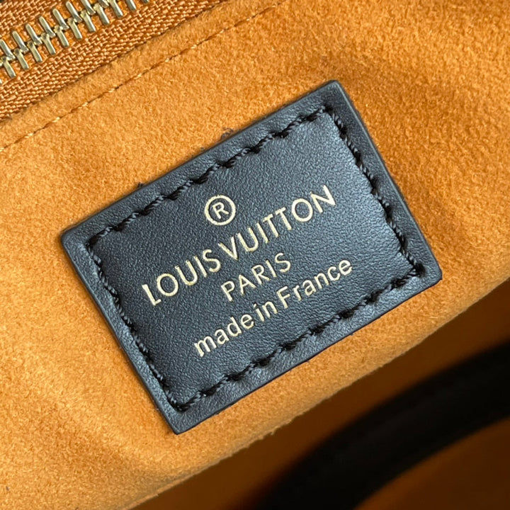 Louis Vuitton MM OnTheGo Bag
