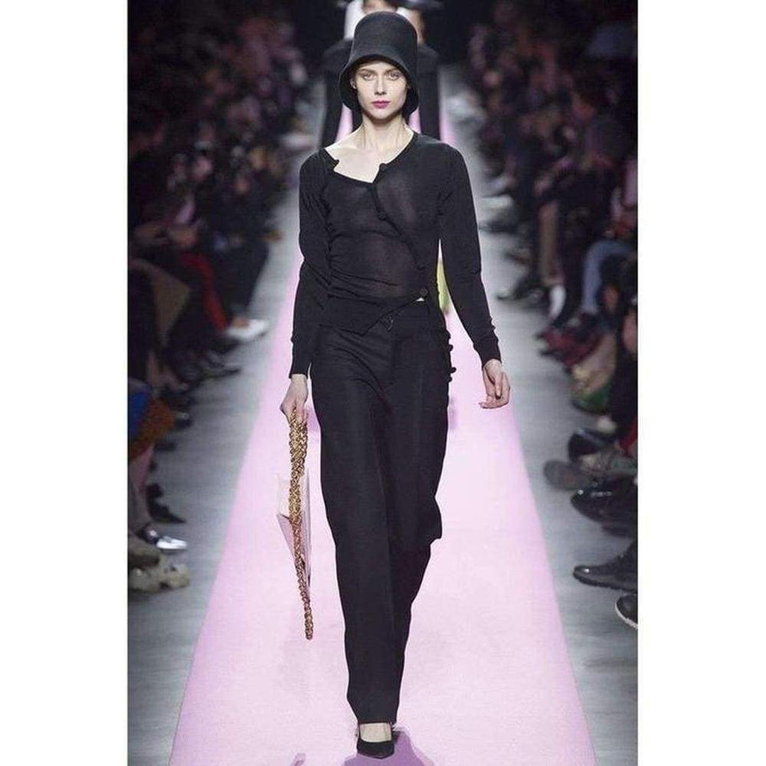Le Cardigan Tordu Top