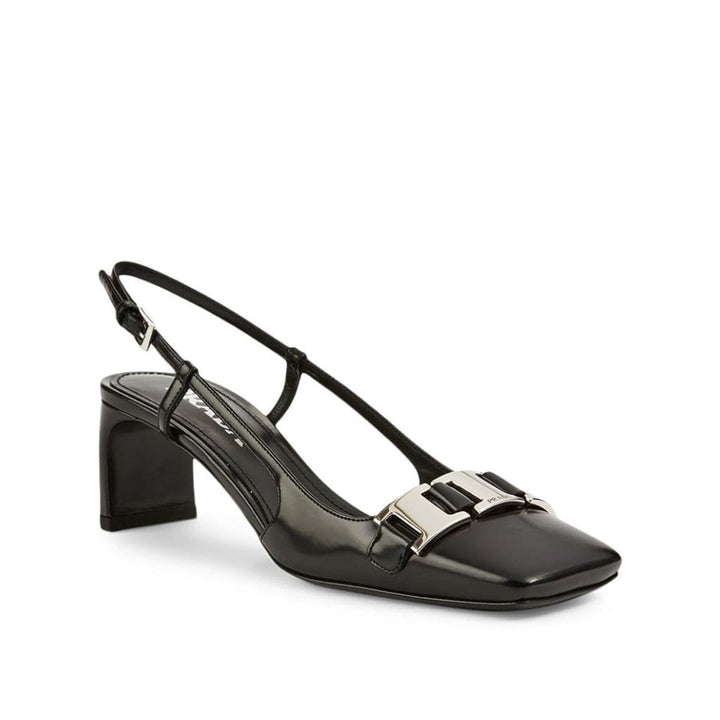 Leather pumps