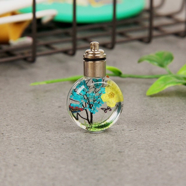 New Luminous Dried Flower Butterfly Glass Ball Women Necklace Pendant Rope Chain Necklace for Women Strip Leather Choker