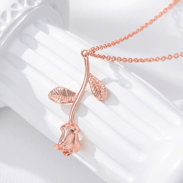 Gold Stainless Steel Stylish Butterfly Necklace Lovely Insect Animal Metal Necklace Chain Choker Woman Man Jewelry Mother's Day