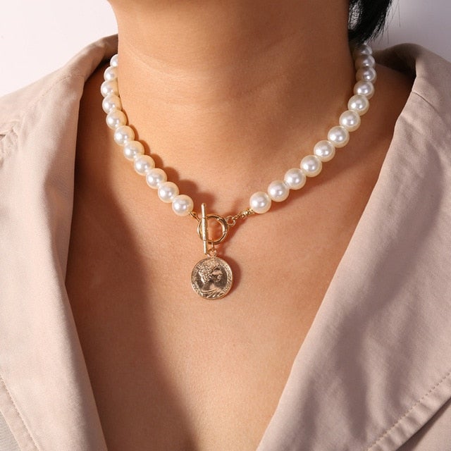17KM Trendy Multilayered Butterfly Pearl Necklace For Women Fashion Sun Star Gold Pearl Choker Necklaces 2021 Trend Jewelry Gift