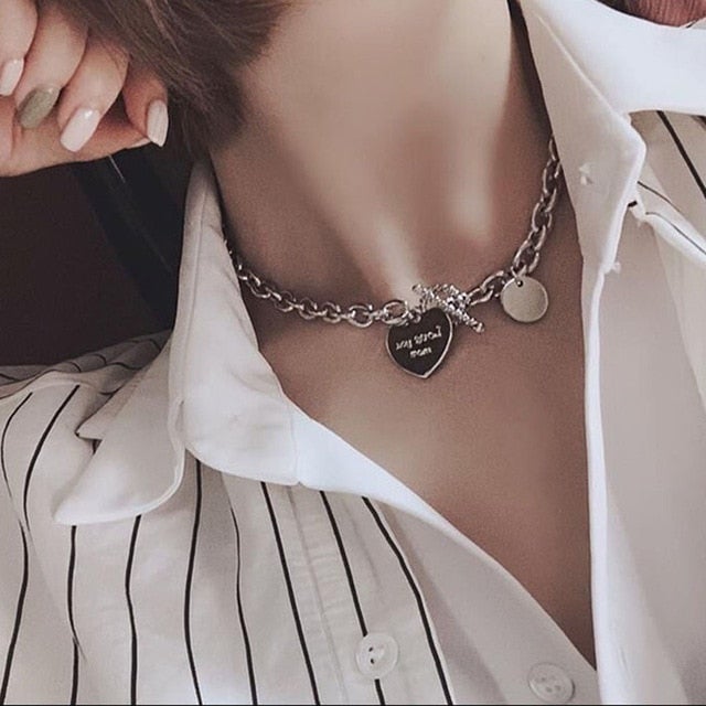 2021 Vintage Multilayer Acrylic Butterfly Choker Necklace Fashion Women Letter Golden Chain Layered Necklace Jewelry Party Gift