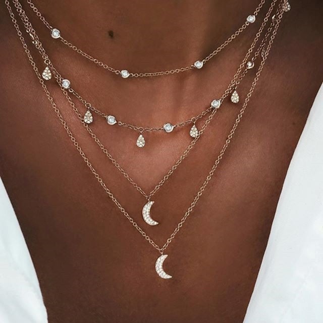 2021 Vintage Multilayer Acrylic Butterfly Choker Necklace Fashion Women Letter Golden Chain Layered Necklace Jewelry Party Gift