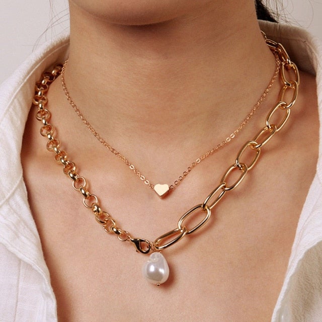2021 Vintage Multilayer Acrylic Butterfly Choker Necklace Fashion Women Letter Golden Chain Layered Necklace Jewelry Party Gift