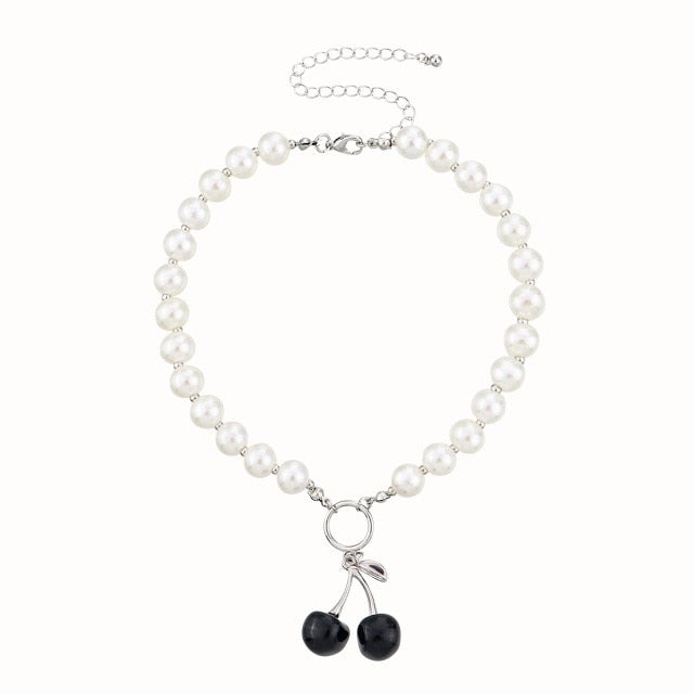 Antique Pearl Chain Necklace With Butterfly Pendant Charms Silvery Neck Jewelry For Women Party Gift Ideas